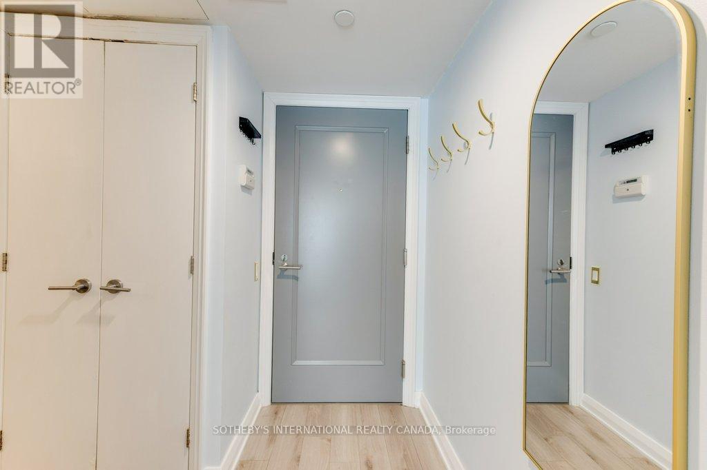 #409 155 YORKVILLE AVENUE - 3