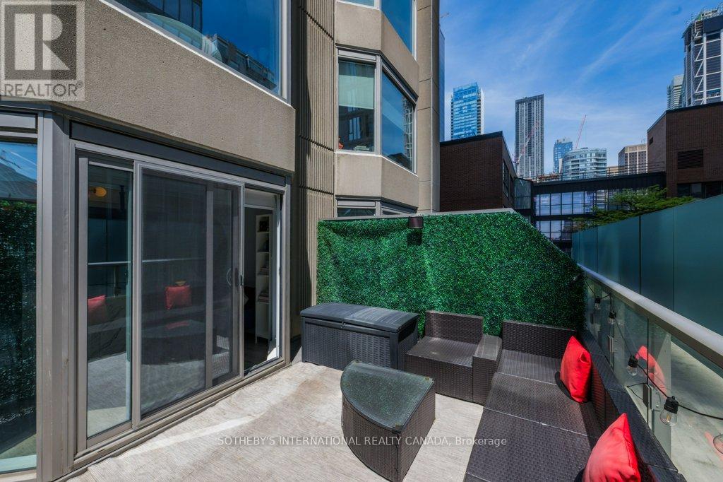 #409 155 YORKVILLE AVENUE - 31