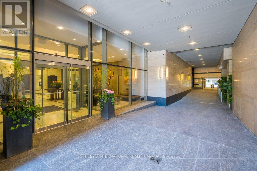 #409 155 YORKVILLE AVENUE - 37