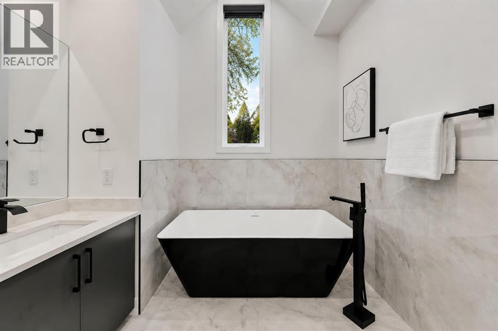 523 55 Avenue SW - 21