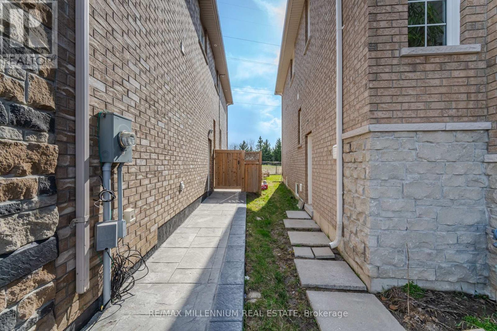 356 RANNIE ROAD - 44