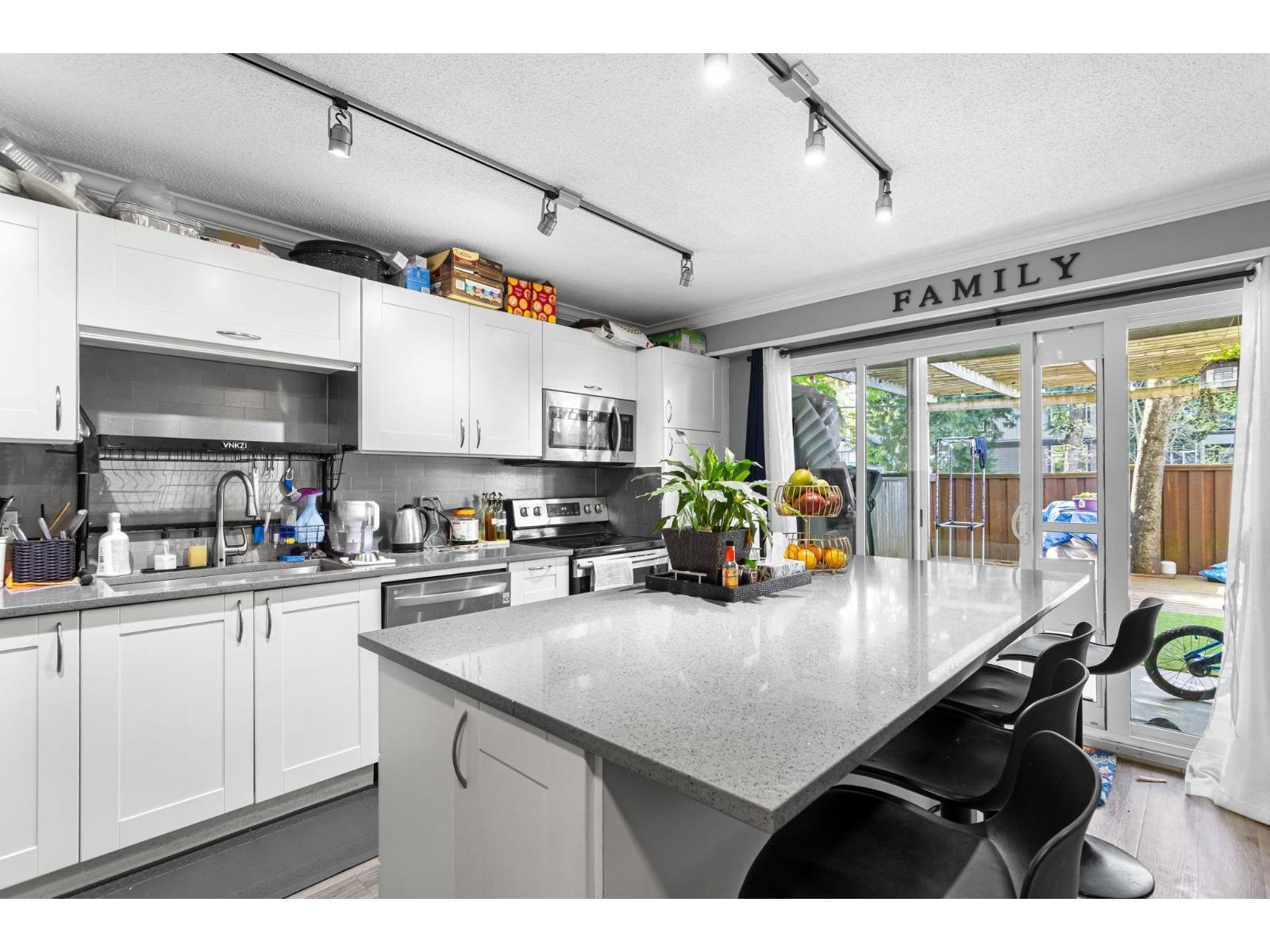 29 33293 E BOURQUIN CRESCENT, Abbotsford