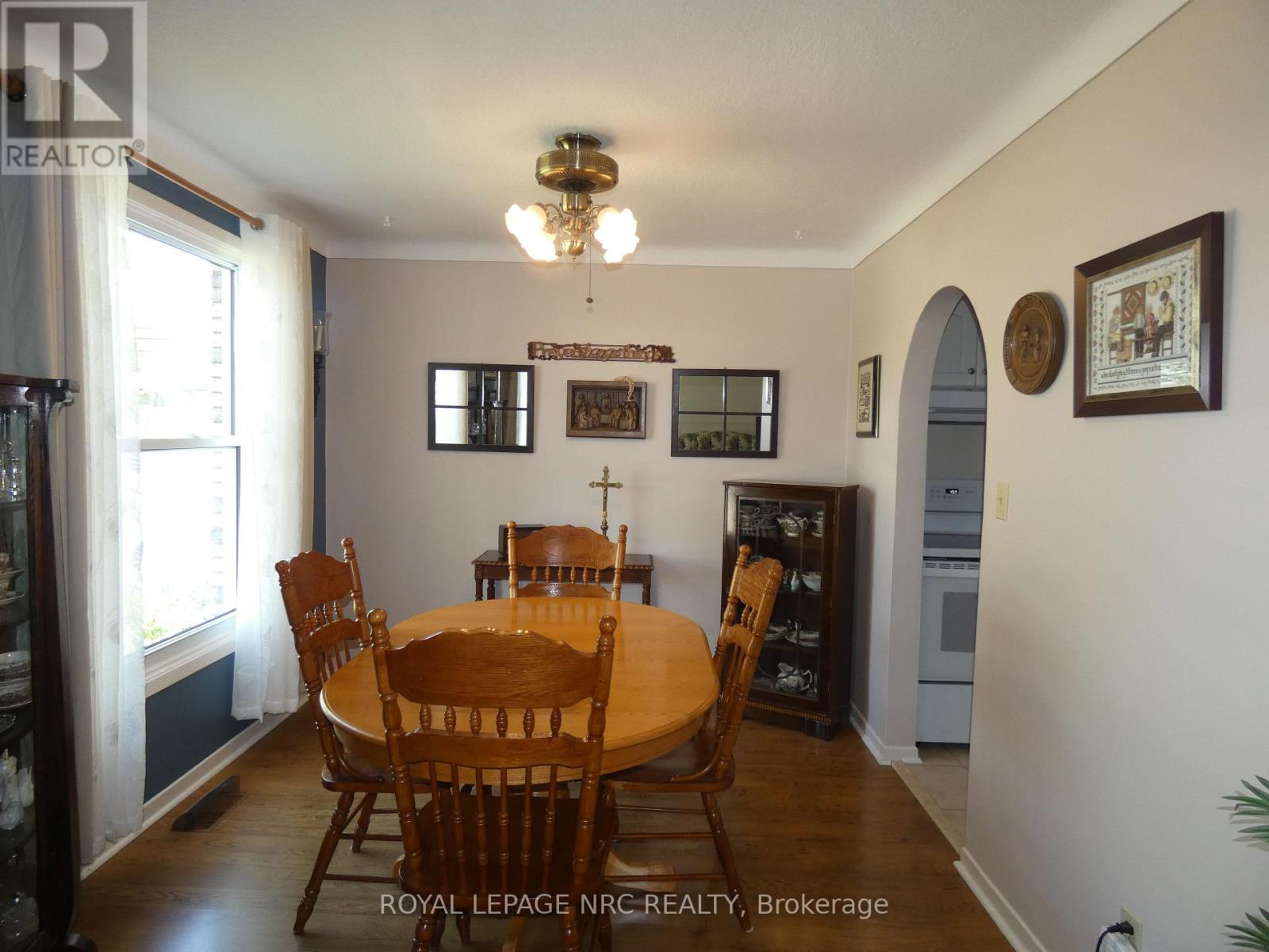 2909 HENLEY AVENUE - 6