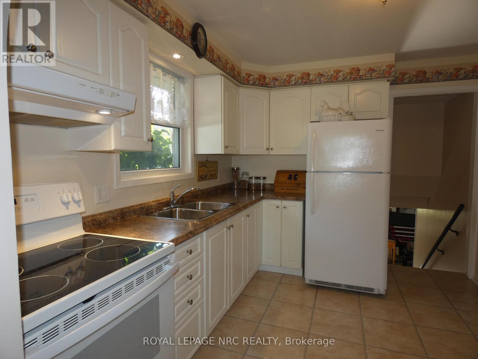 2909 HENLEY AVENUE - 8