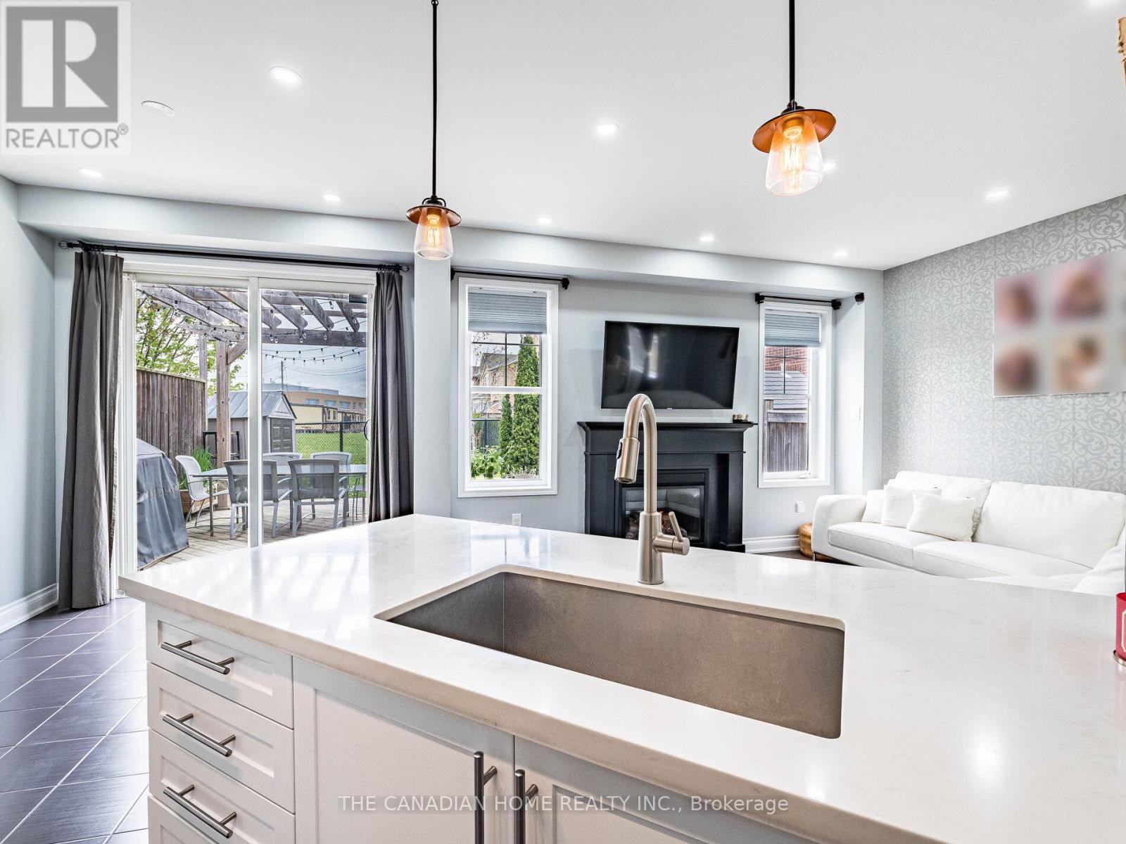 3 ARKWRIGHT DRIVE - 22