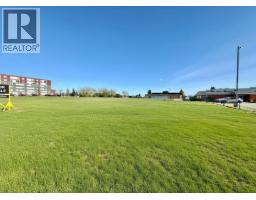 9504 100 Avenue, Fort St  John, BC V1J1X7 Photo 8