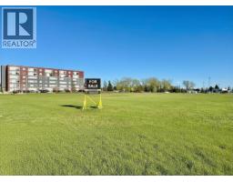 9504 100 Avenue, Fort St  John, BC V1J1X7 Photo 6