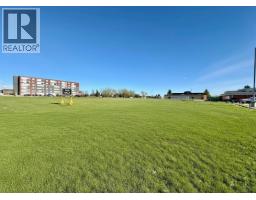 9504 100 Avenue, Fort St  John, BC V1J1X7 Photo 9