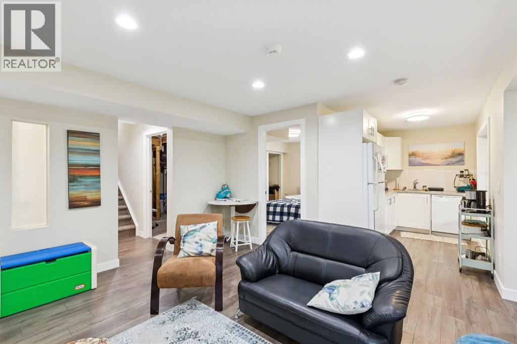 23 Tuscarora Close NW - 30