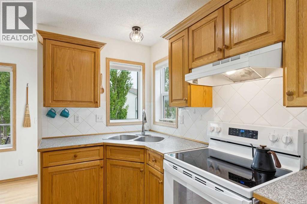23 Tuscarora Close NW - 9