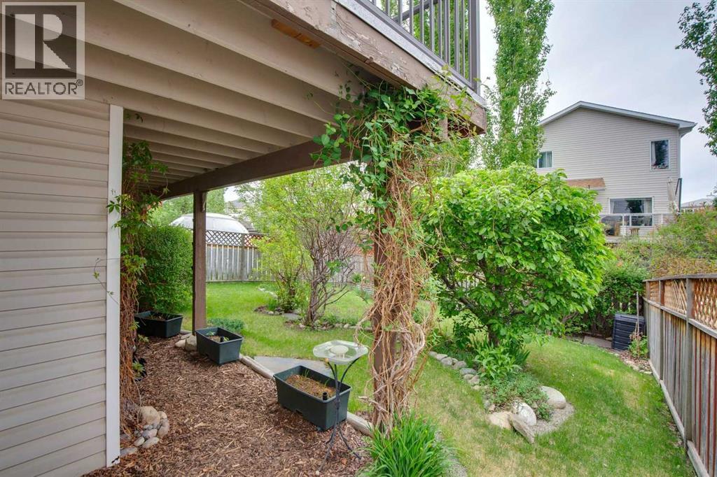23 Tuscarora Close NW - 37