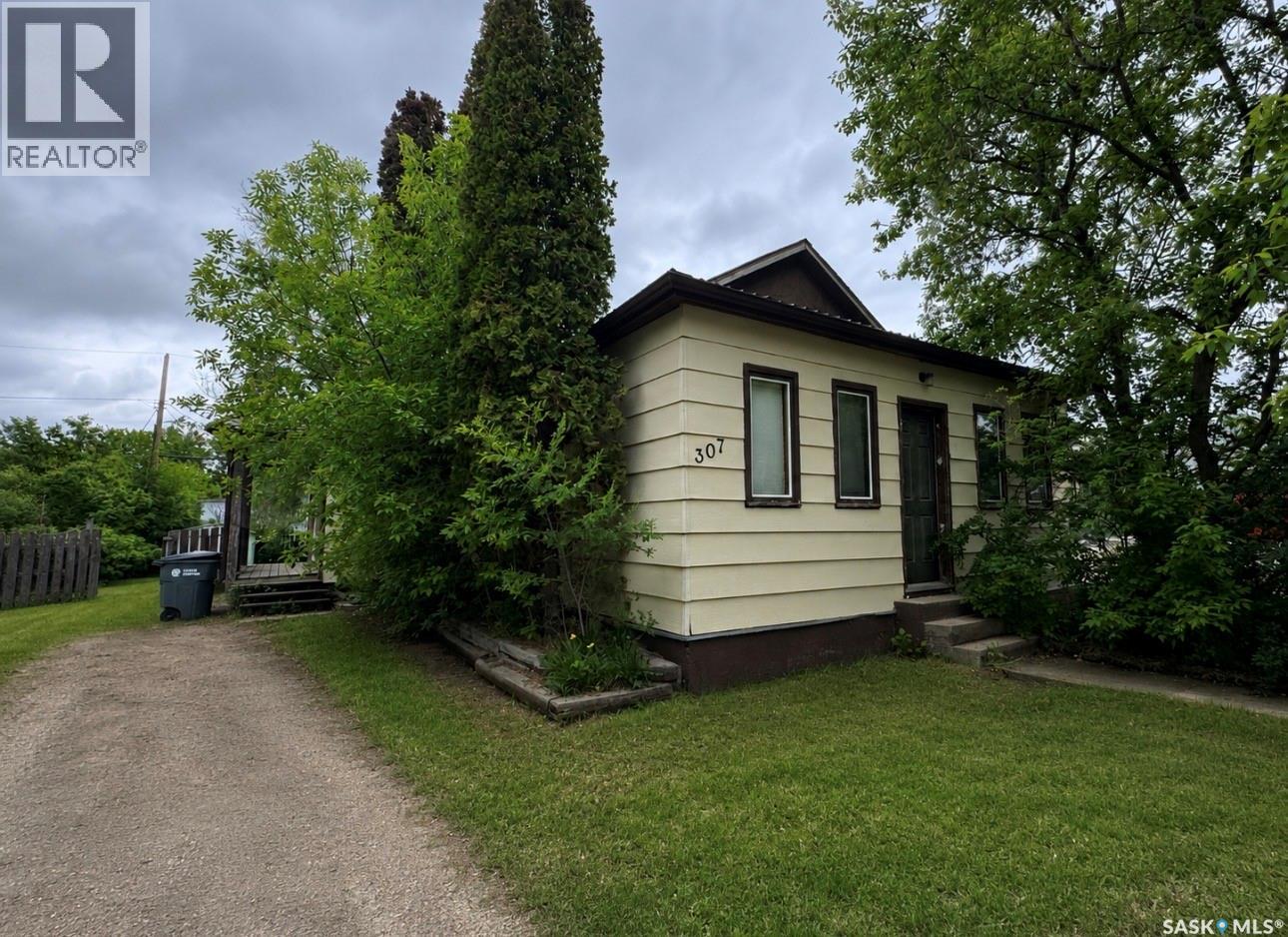 307 5th AVENUE W - 1