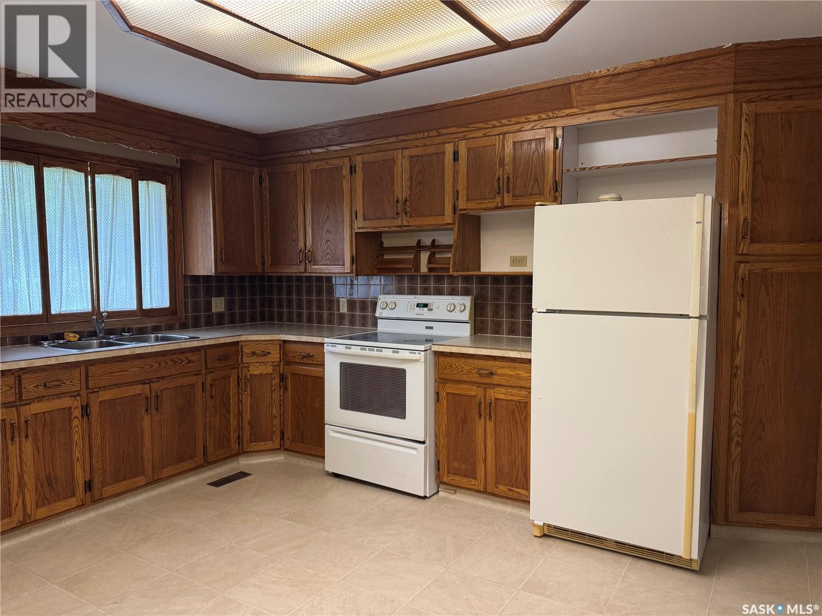 307 5th AVENUE W - photo 3
