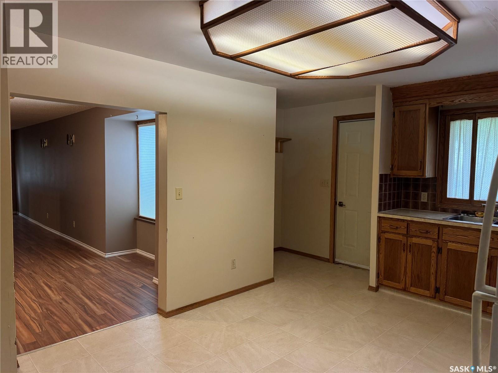 307 5th AVENUE W - photo 4