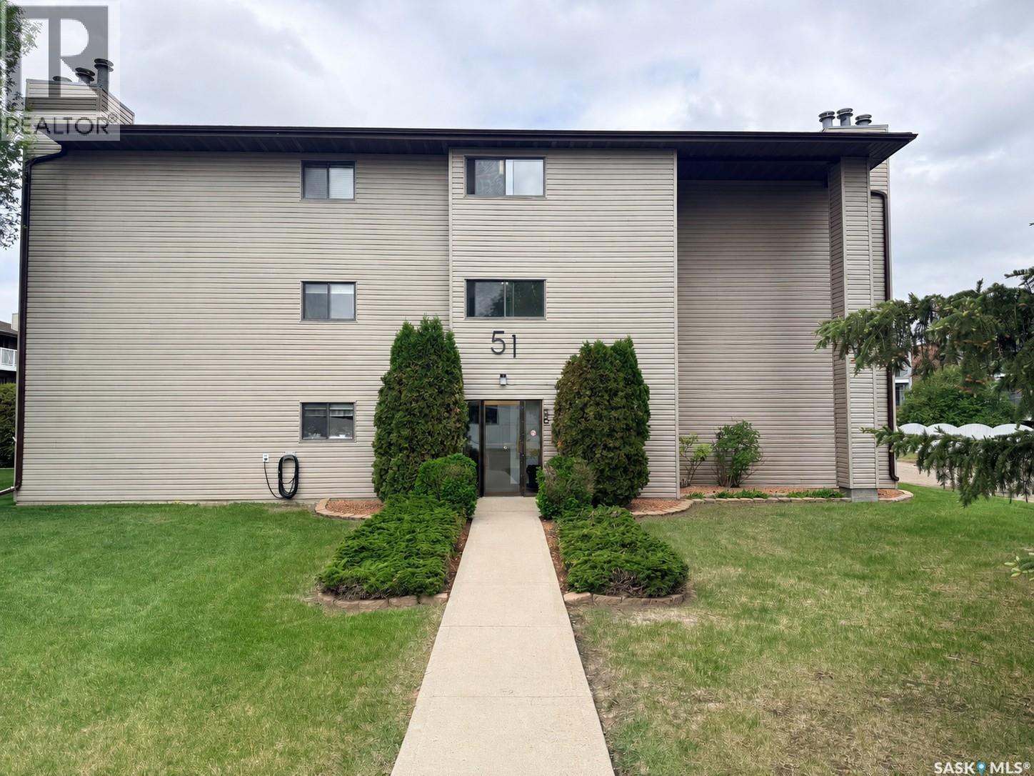 #201 51 Wood Lily DRIVE - 17