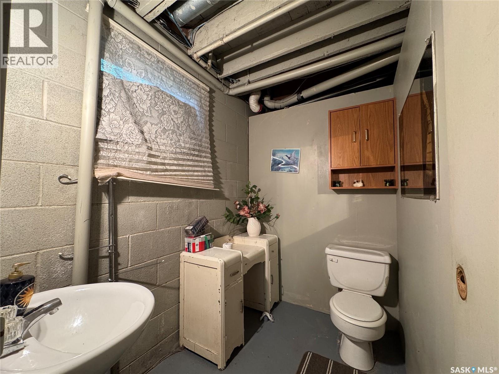 709 Broadway STREET — photo 33