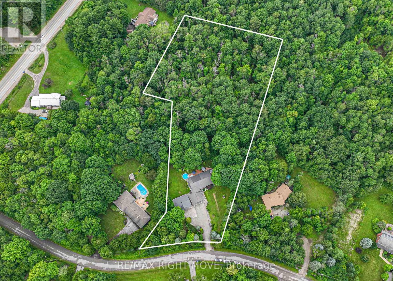 1220 BIRCHCLIFFE CRESCENT - 45