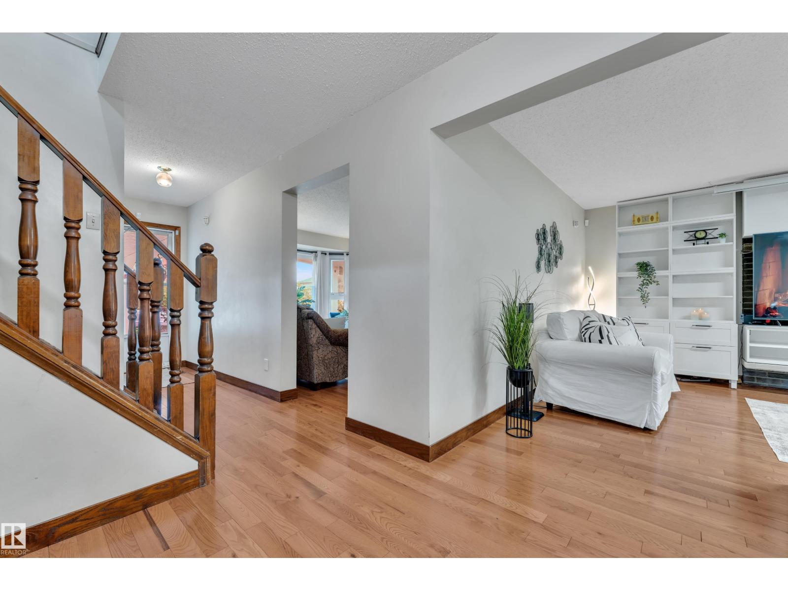 10532 154 AV NW - 13