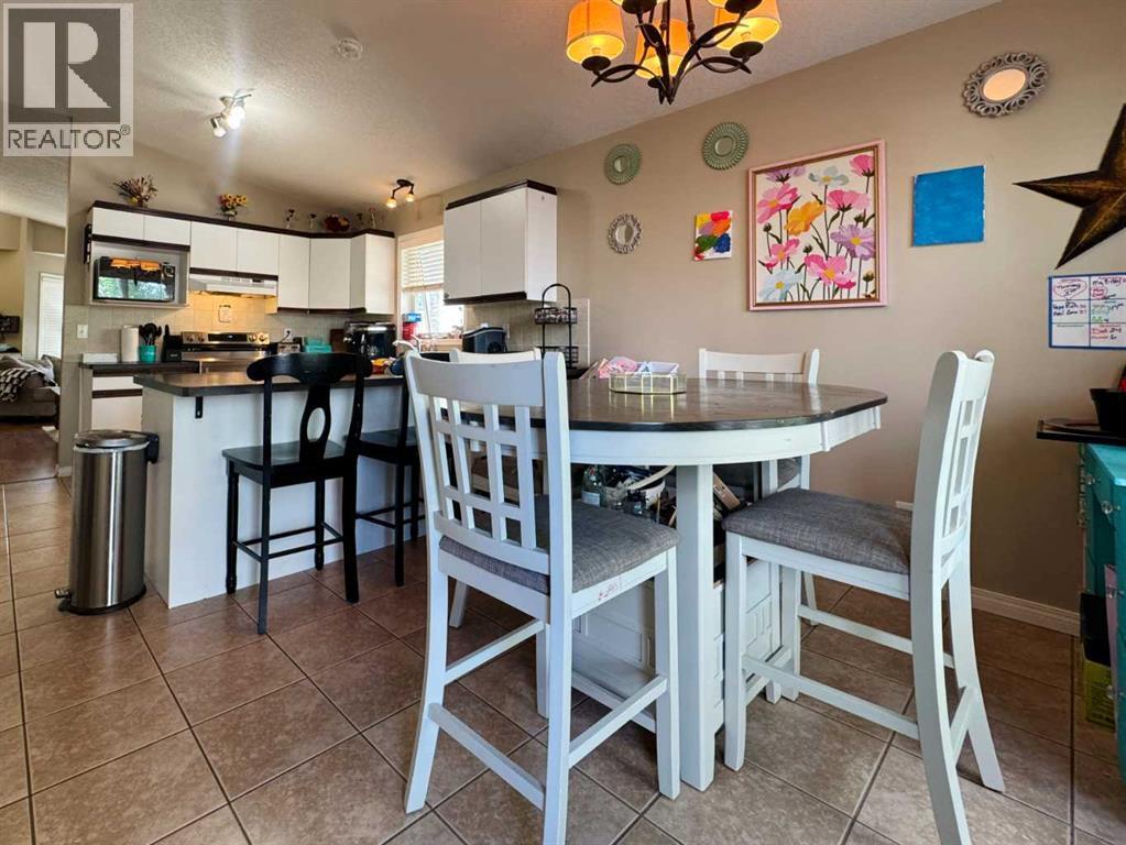 93 Heritage Crescent W - 13