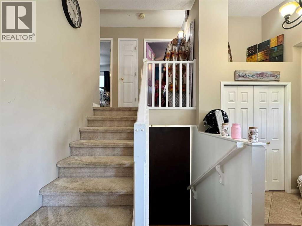 93 Heritage Crescent W - 14