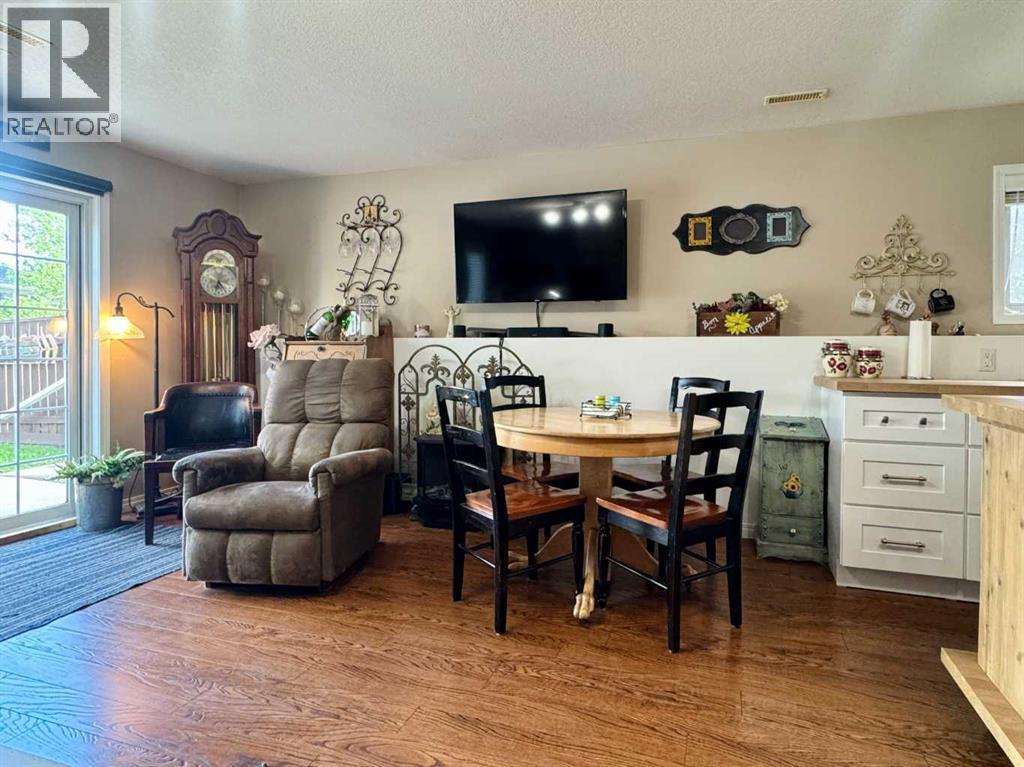 93 Heritage Crescent W - 28
