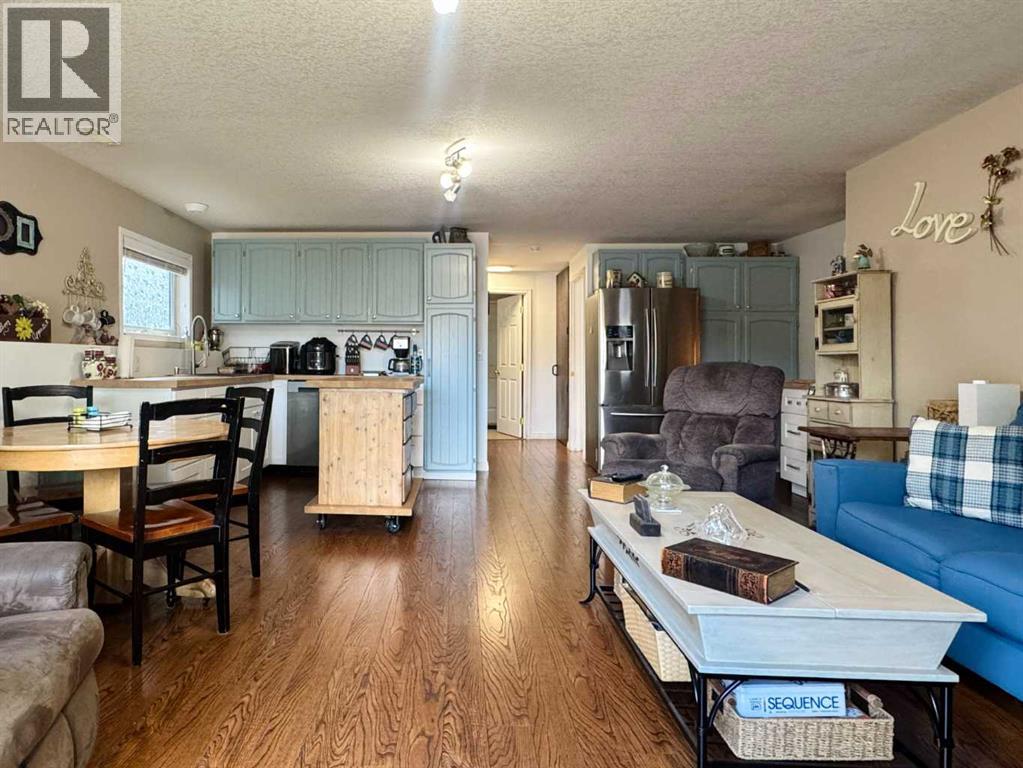 93 Heritage Crescent W - 29