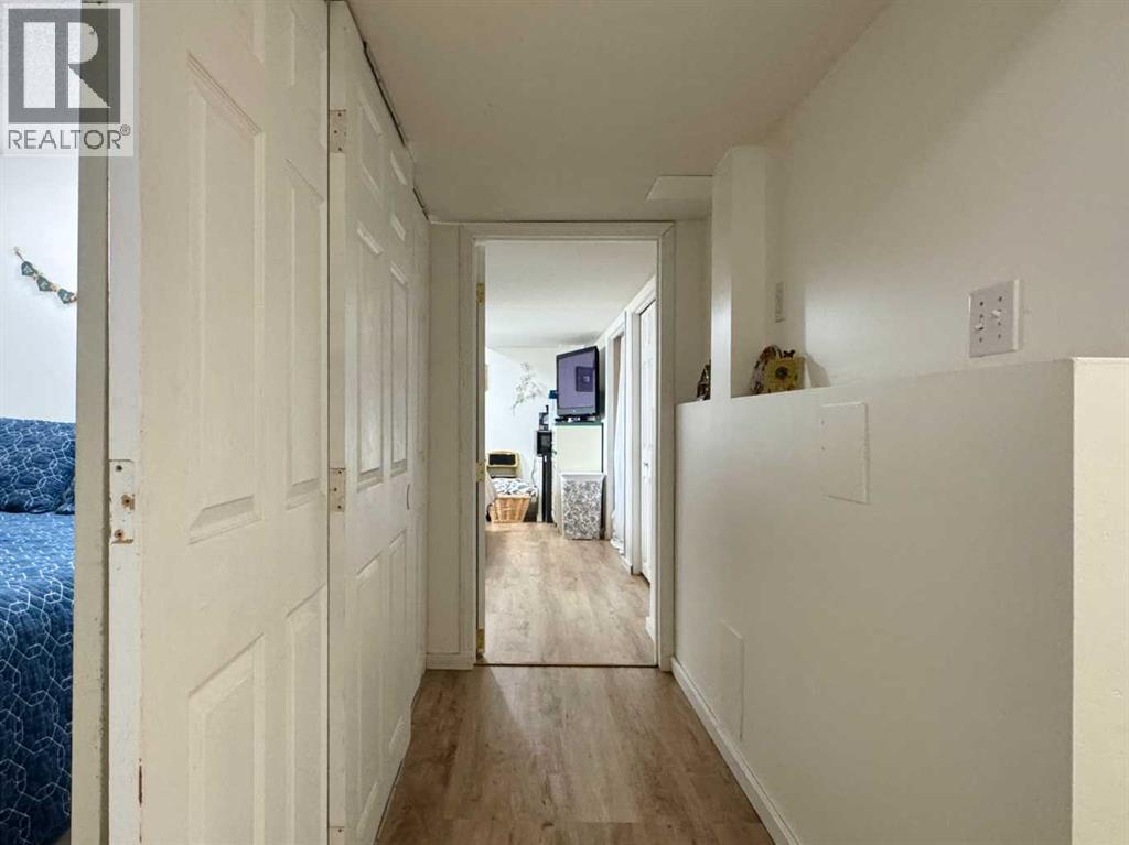 93 Heritage Crescent W - 37