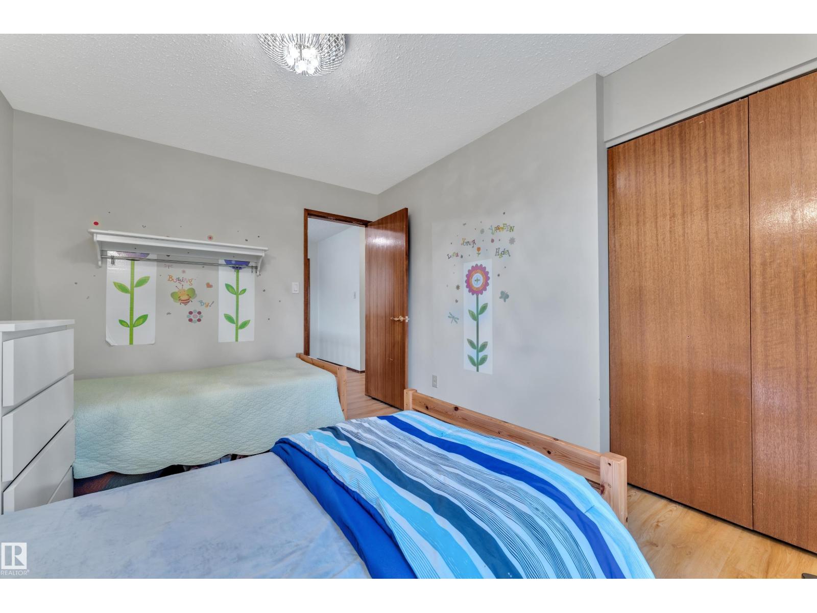 10532 154 AV NW - 32