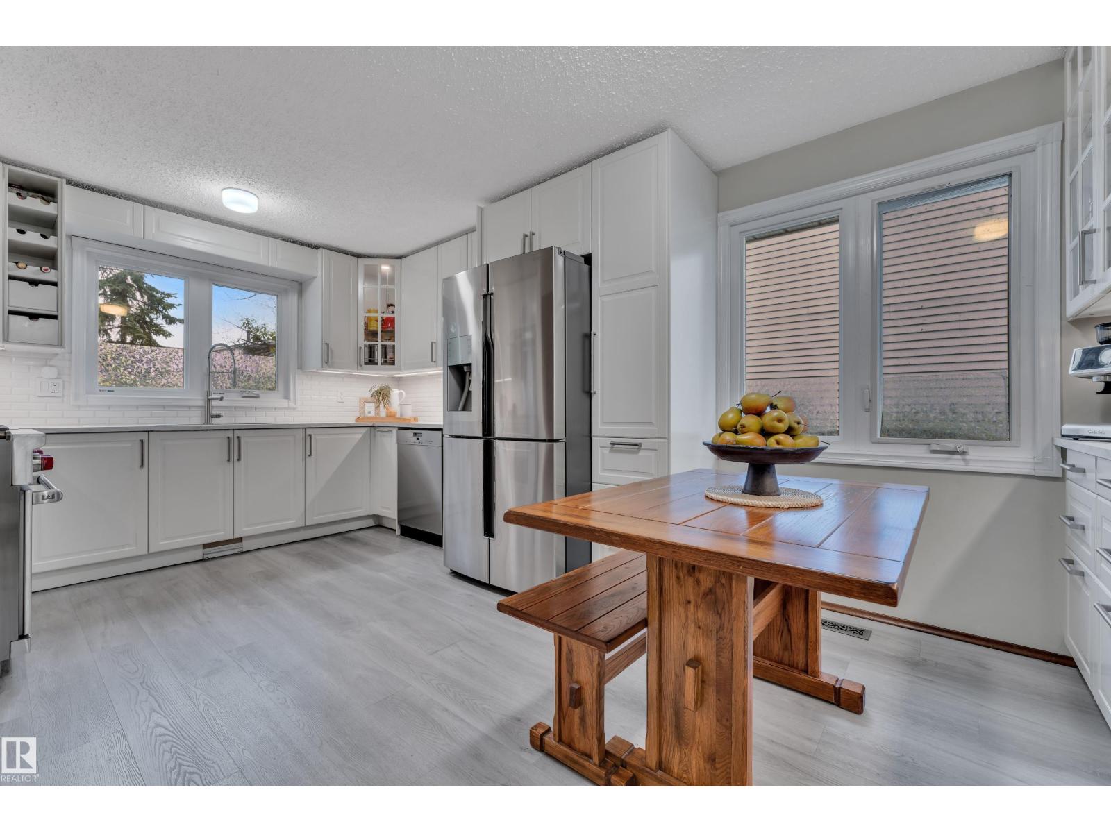 10532 154 AV NW - 21