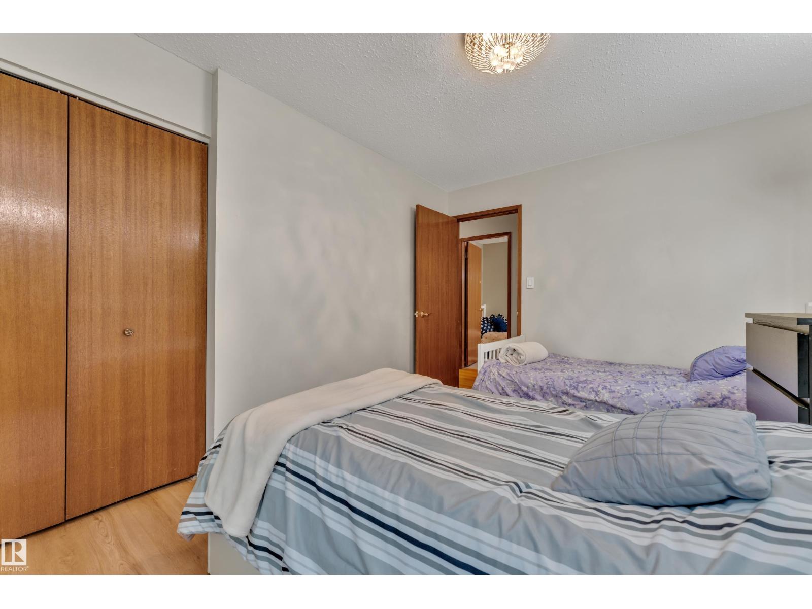 10532 154 AV NW - 35