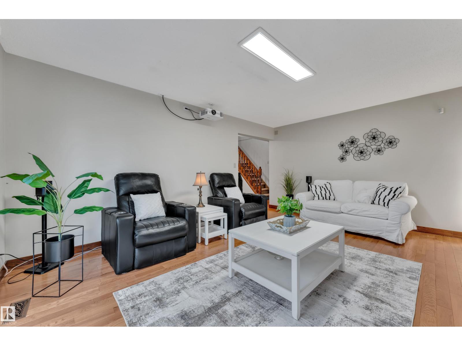 10532 154 AV NW - 19