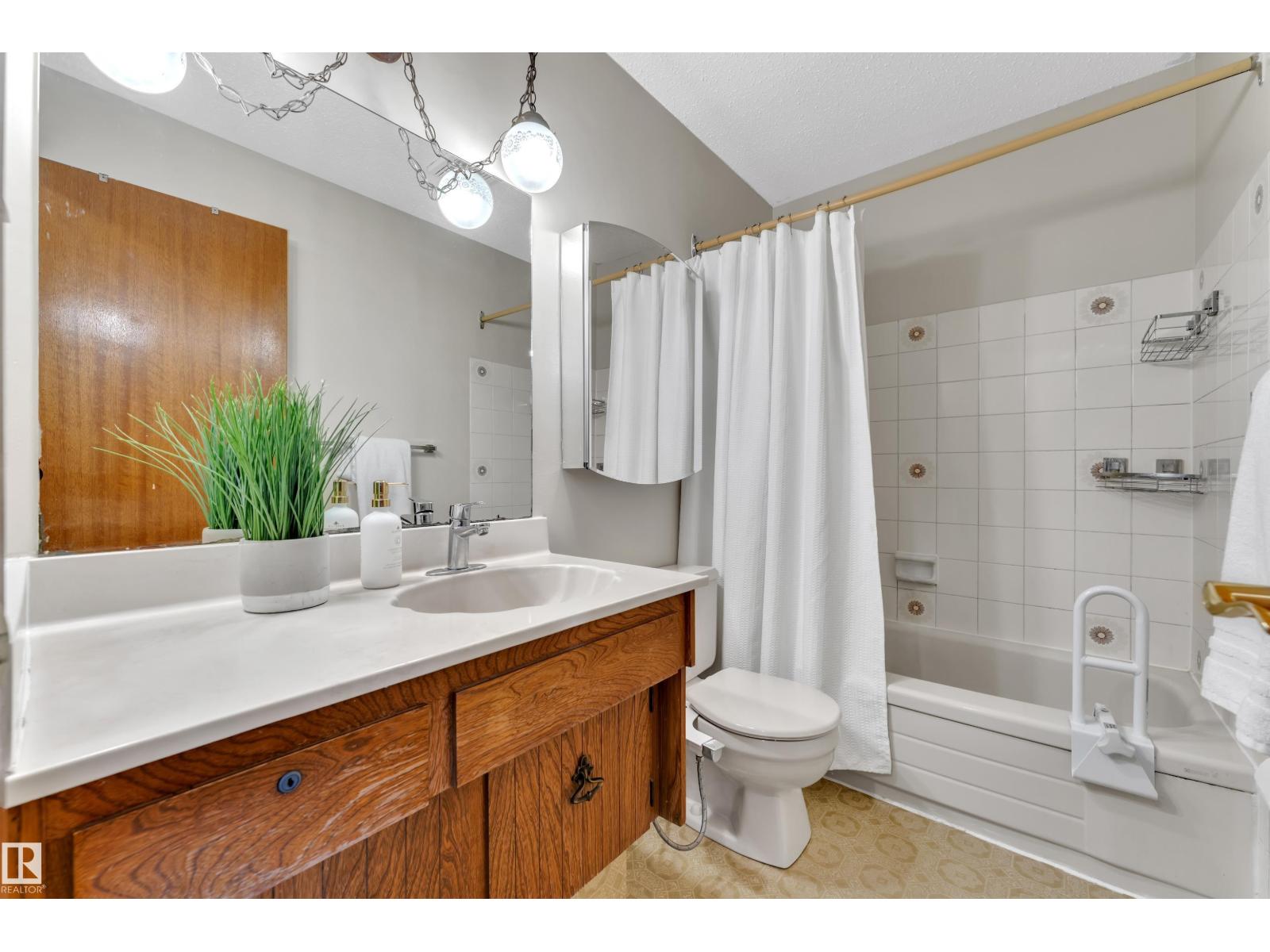 10532 154 AV NW - 33