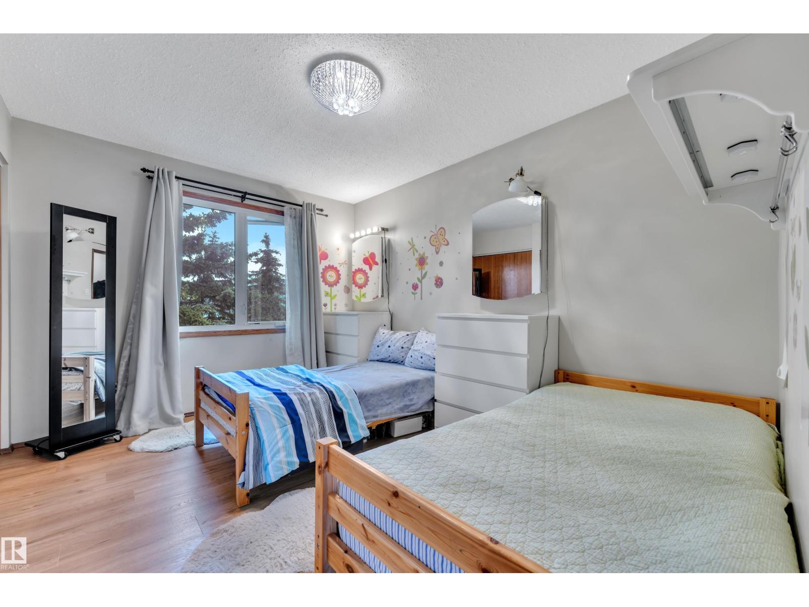 10532 154 AV NW - 31