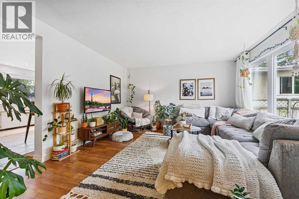 3815/3817 43 Street SW - 5