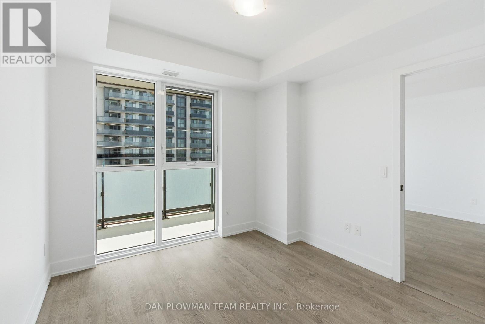 #515 2550 SIMCOE STREET N - 16