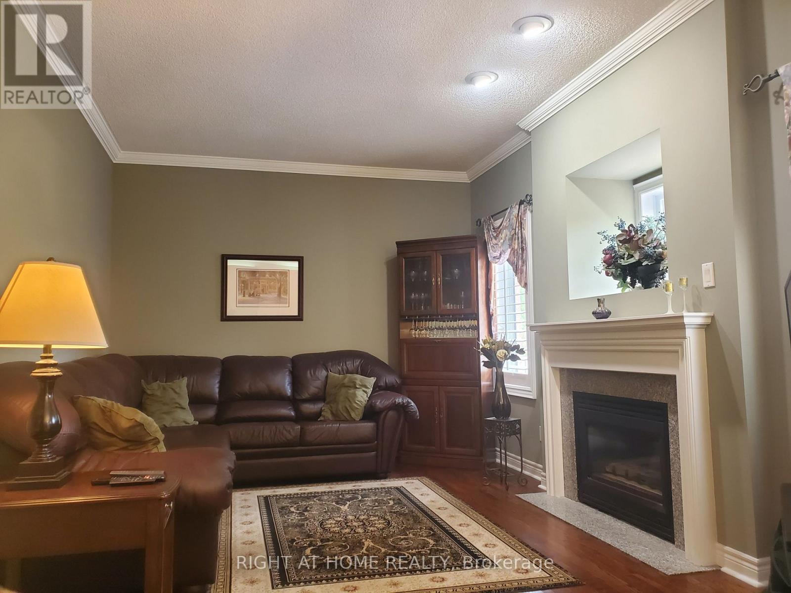 10 RED ASH DRIVE - 12