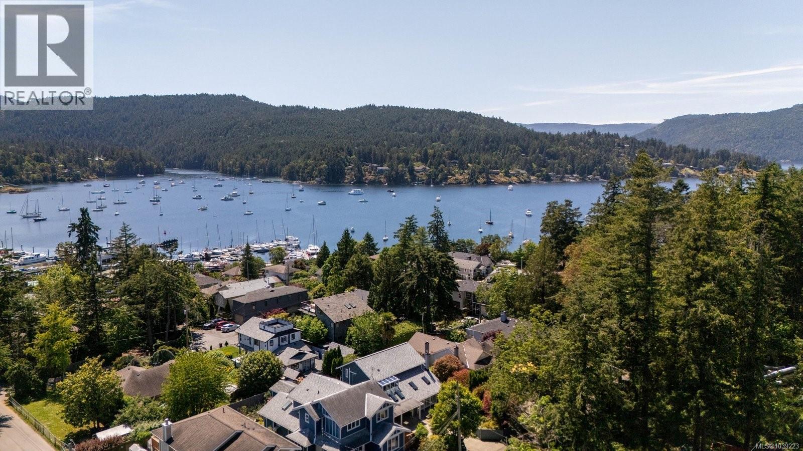  793 Stelly's Cross Road, Central Saanich