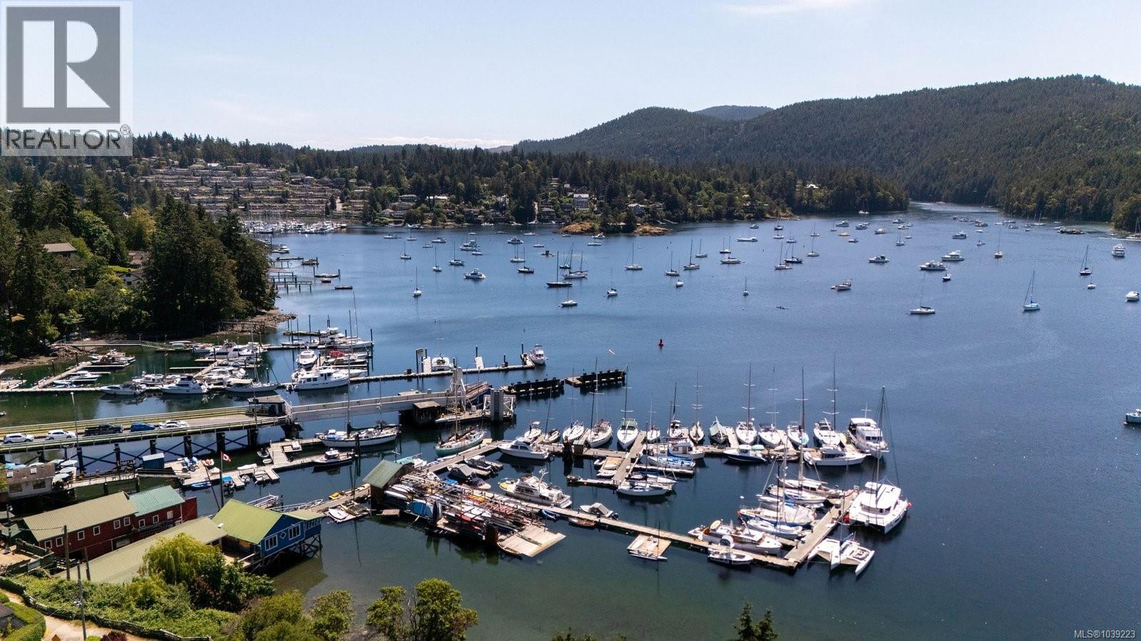  793 Stelly's Cross Road, Central Saanich