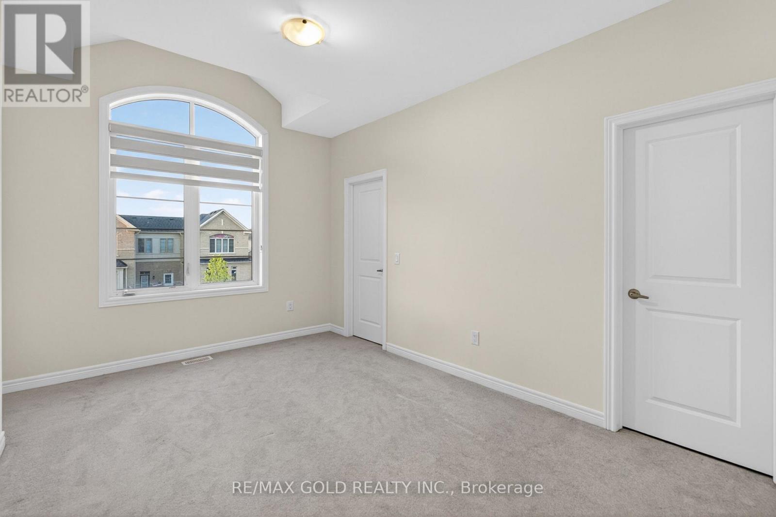 556 BRISDALE DRIVE - 11
