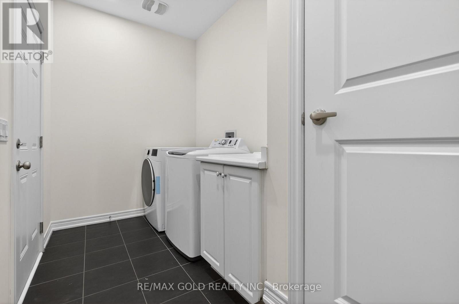 556 BRISDALE DRIVE - 7