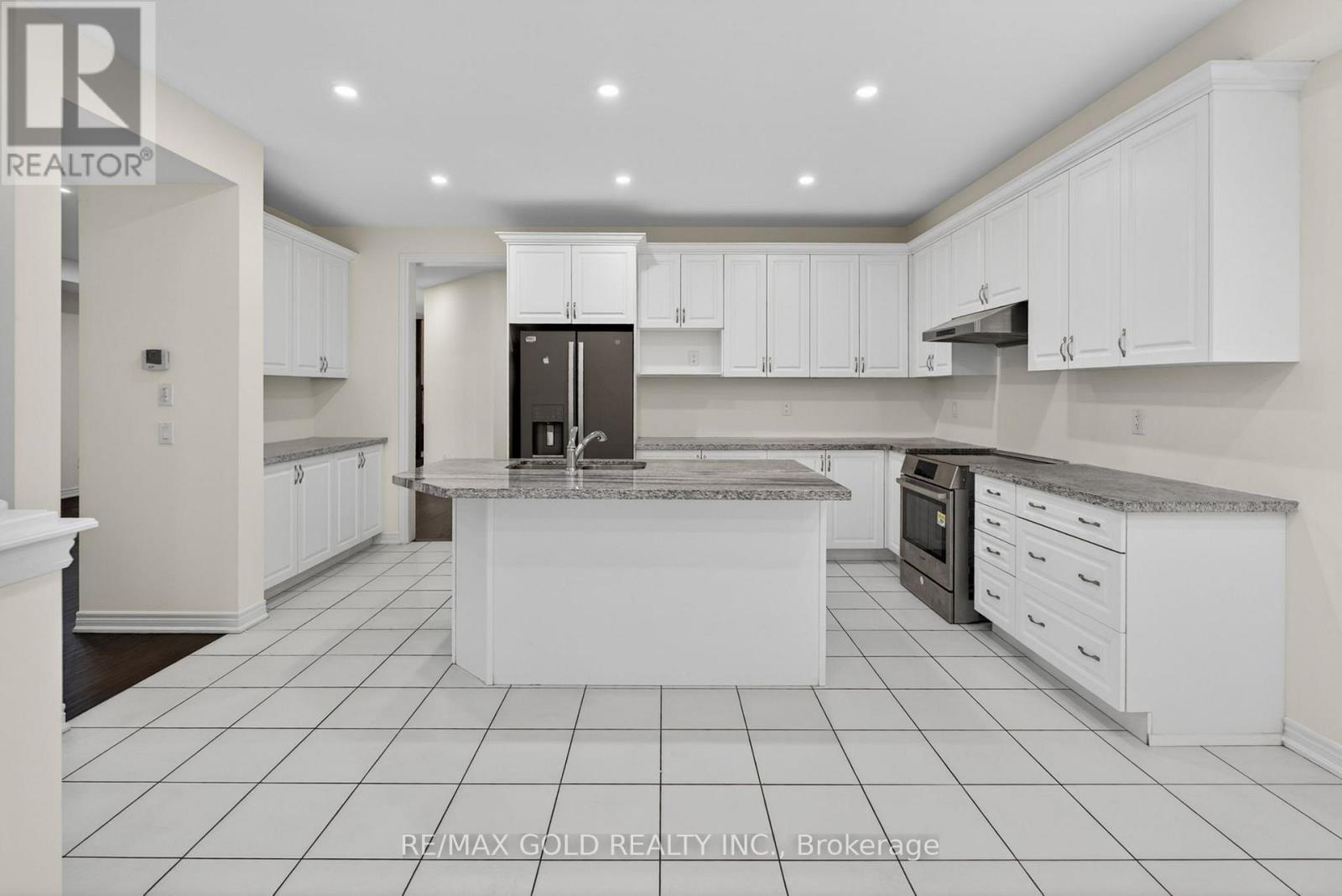556 BRISDALE DRIVE - 8