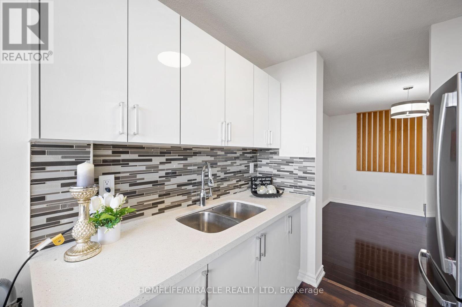 #1511 4 KINGS CROSS ROAD - 24