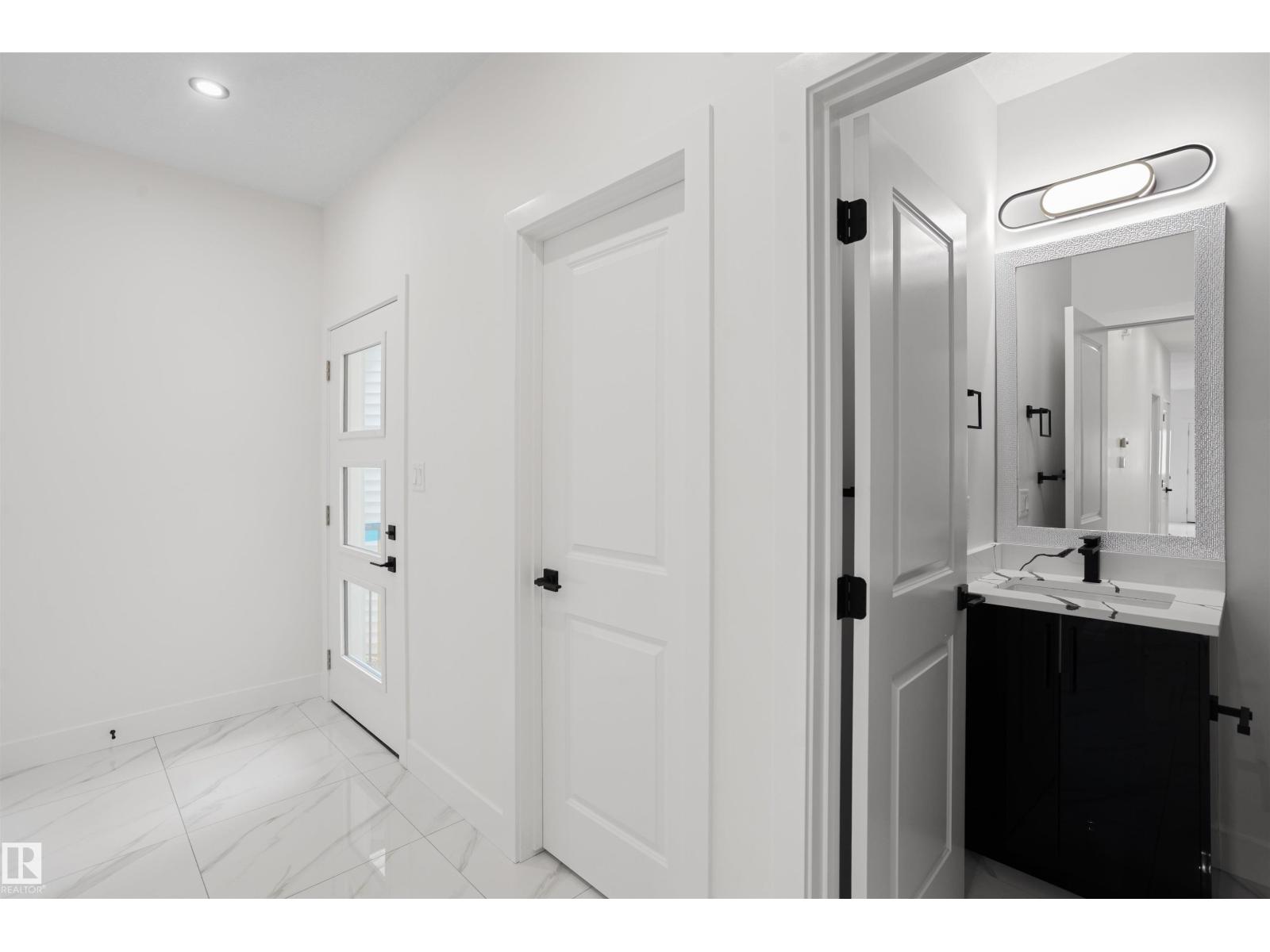 3036 8 AV SW - Image 3