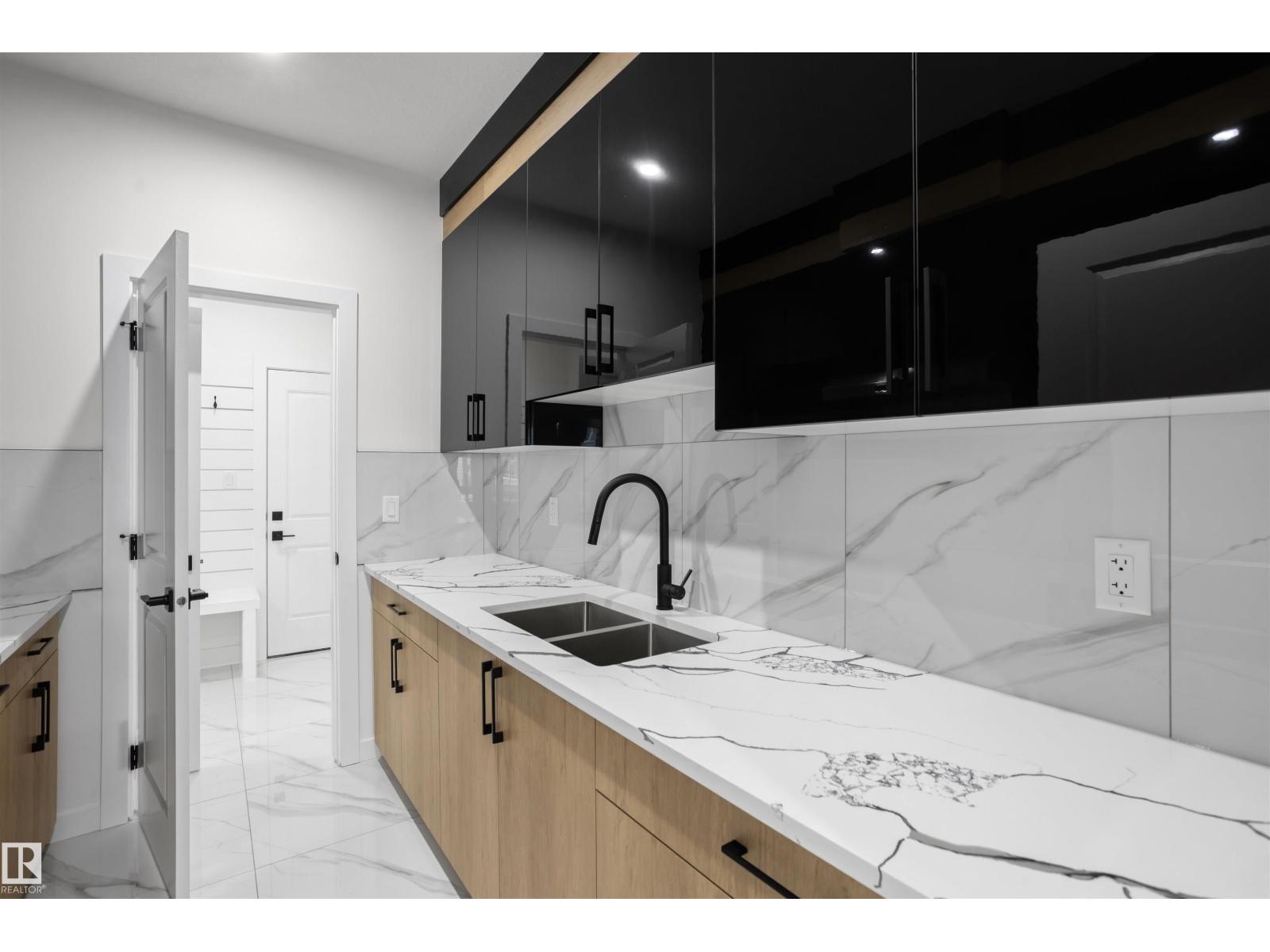 3036 8 AV SW - 10