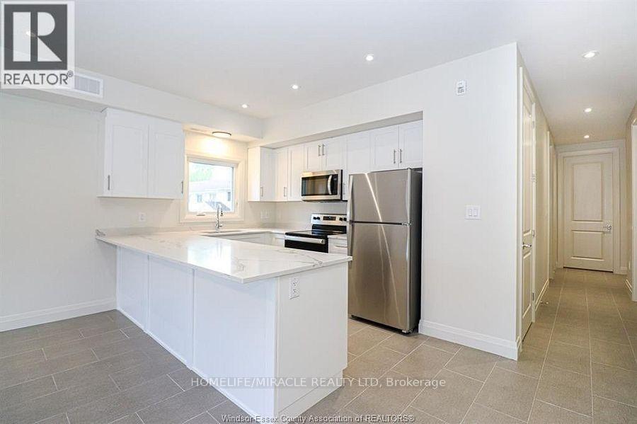 #204 233 WATSON AVENUE - 2