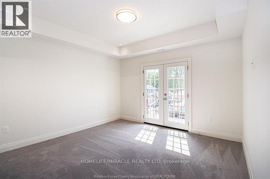 #204 233 WATSON AVENUE - 4