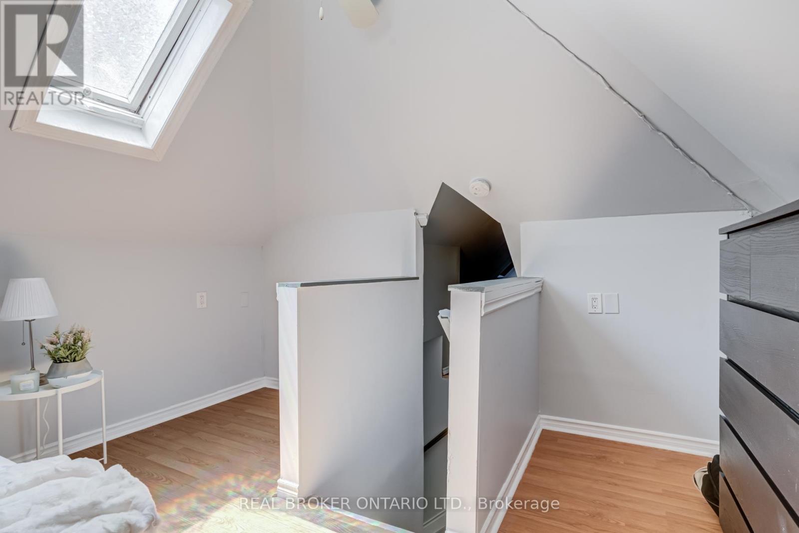 127 BARNESDALE AVENUE N - 22