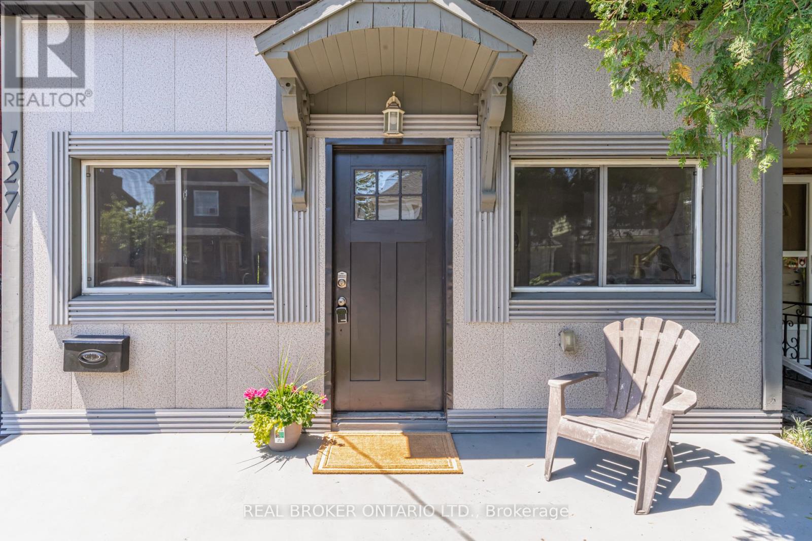 127 BARNESDALE AVENUE N - Image 3