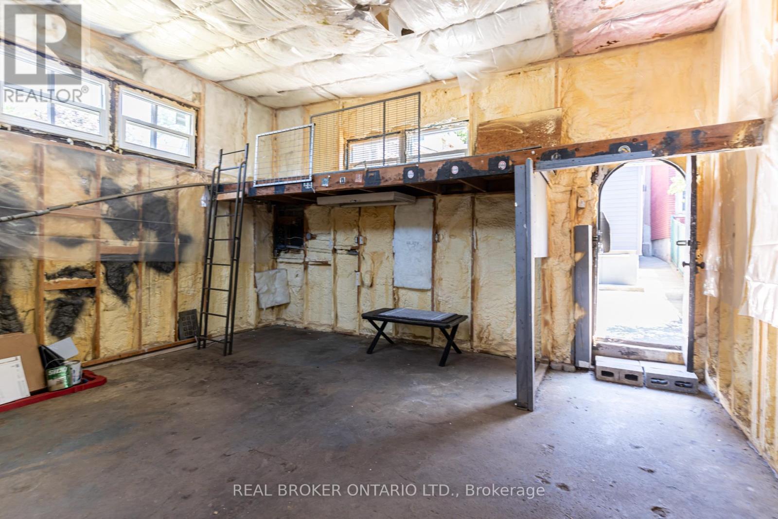 127 BARNESDALE AVENUE N - 40