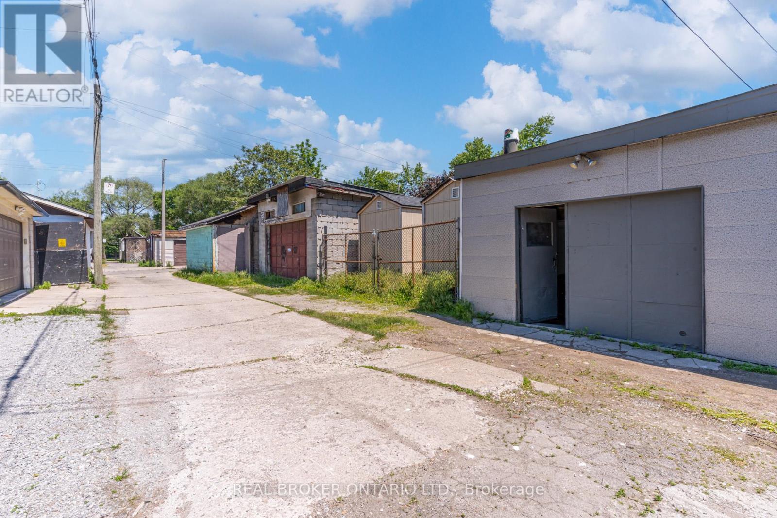 127 BARNESDALE AVENUE N - 46